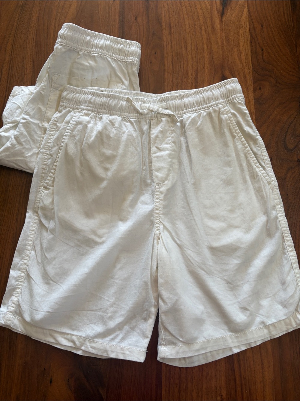 H&M White Elastic Waist Cotton Shorts